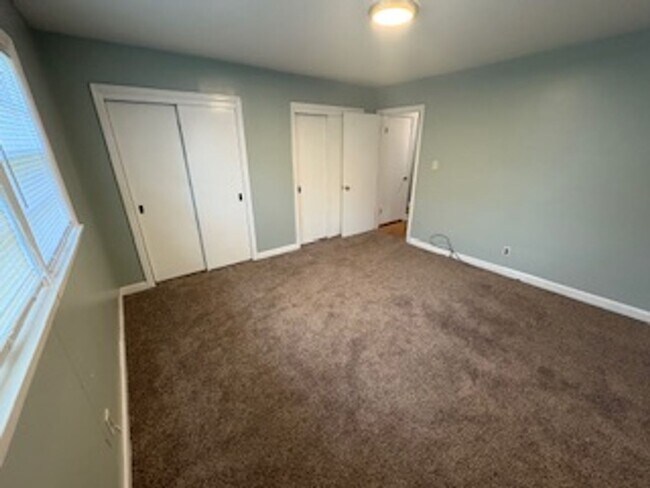 Building Photo - 2 Bedroom 1 Bathroom Home Available Soon