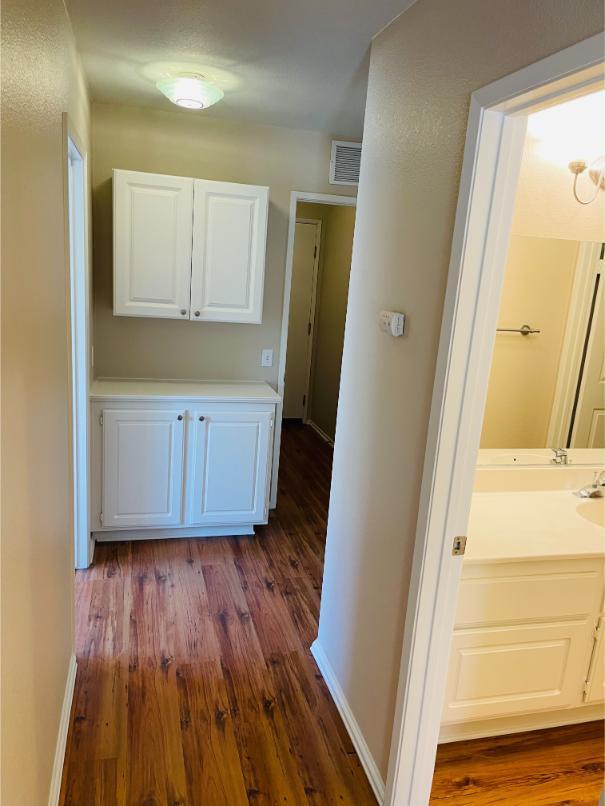 Building Photo - 27970 Sunlight Ct