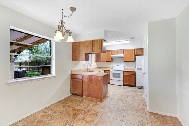 Building Photo - 10314 Paintbrush Ln