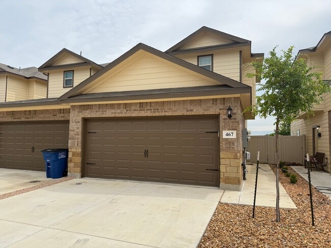 Primary Photo - 3bd/2.5ba Two-Story Duplex in Prime Location
