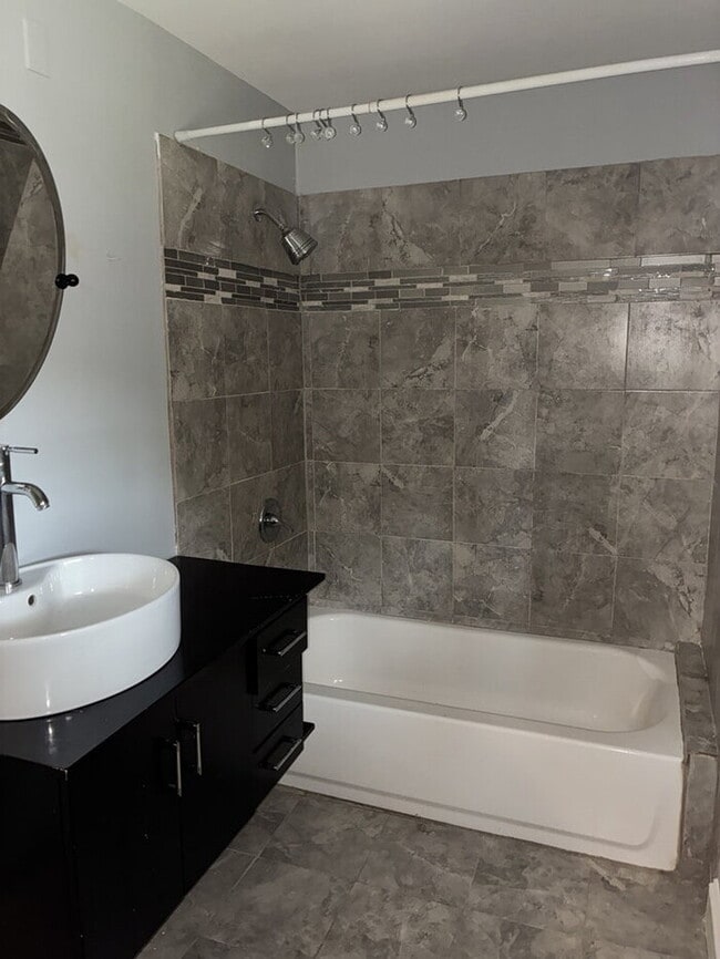 Building Photo - "Spacious 5-Bedroom Haven with 3 Baths and 3100 Sq Ft of Comfort in Easley!"