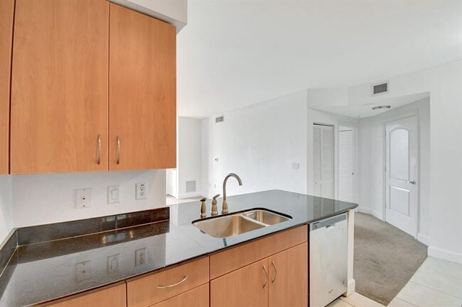 Building Photo - 1830 Radius Dr