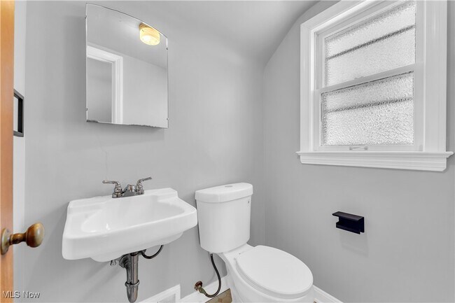 Building Photo - 4061 Verona Rd