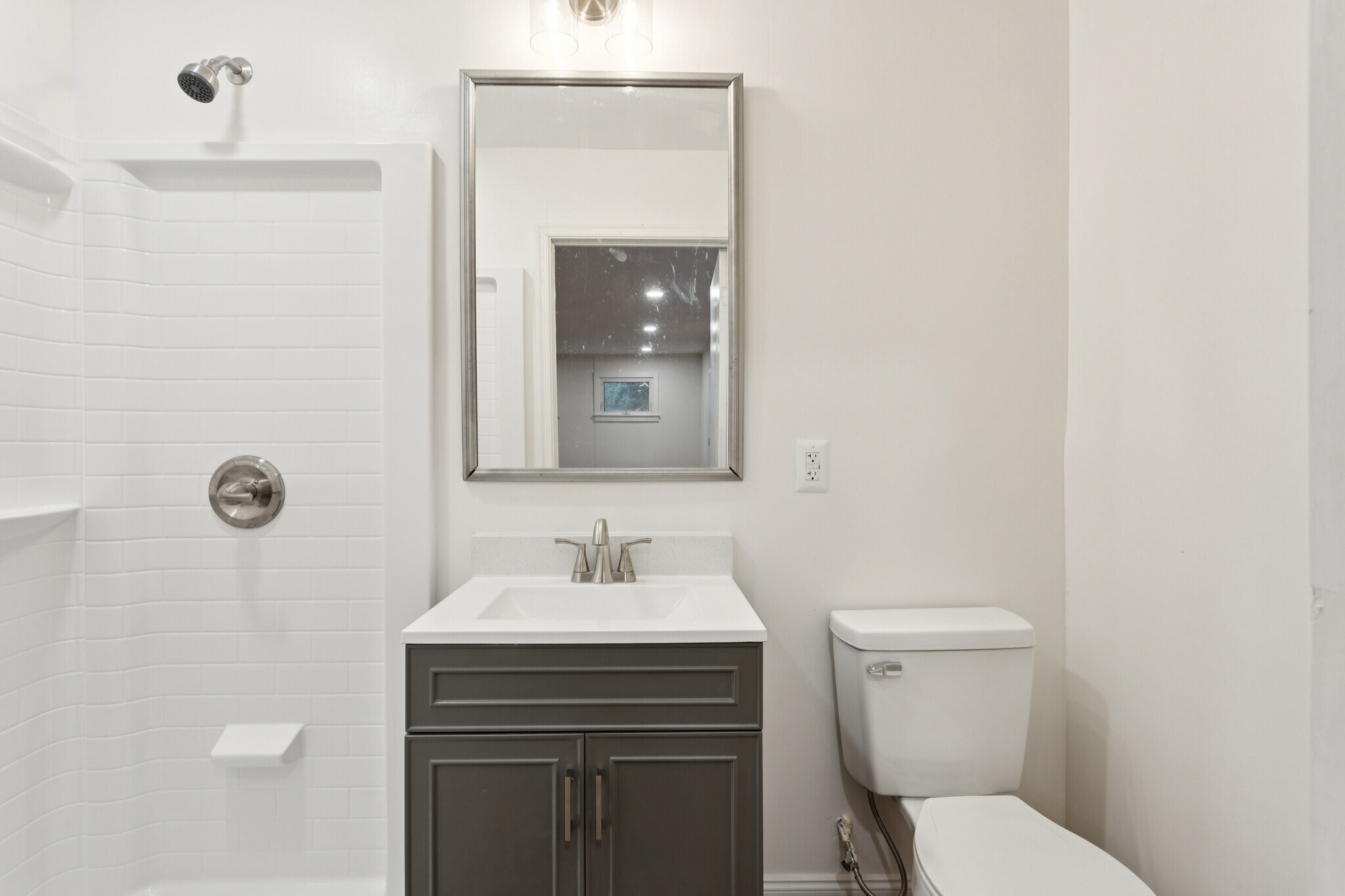 Building Photo - 12 Meadow Dr