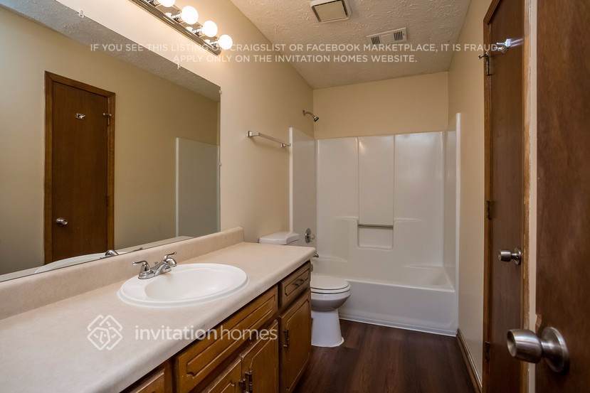 Building Photo - 608 Windsor Dr SE