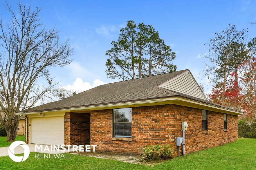Building Photo - 5282 Buggy Whip Dr N