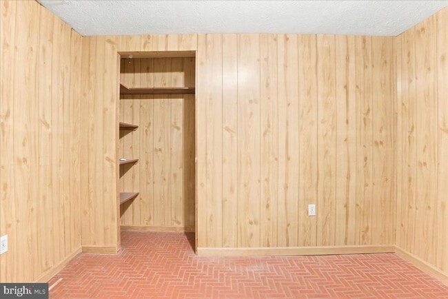 Building Photo - 102 Linwood Ct
