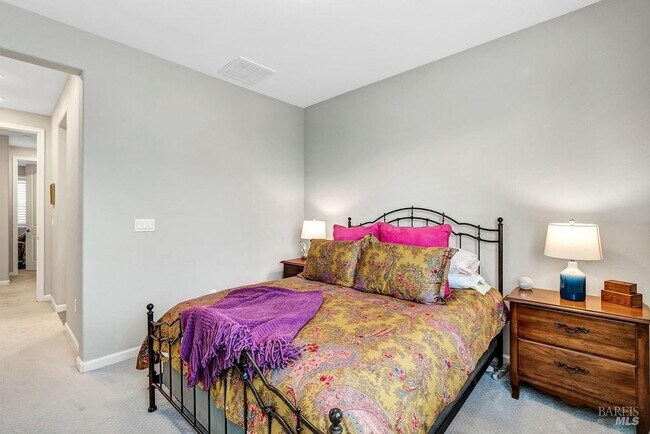 Building Photo - 327 Pear Tree Ln