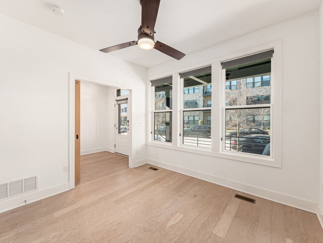 Building Photo - 766 N 6th St