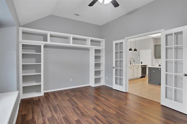 Building Photo - 9409 Stonewood Dr
