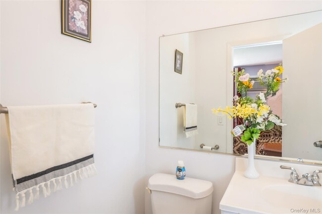 Building Photo - 138 Country Club Ln