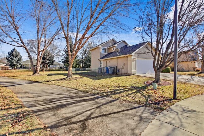 Building Photo - 14498 W Sedona Dr
