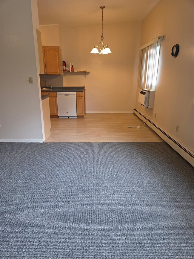 Building Photo - 267 N Newbridge Rd