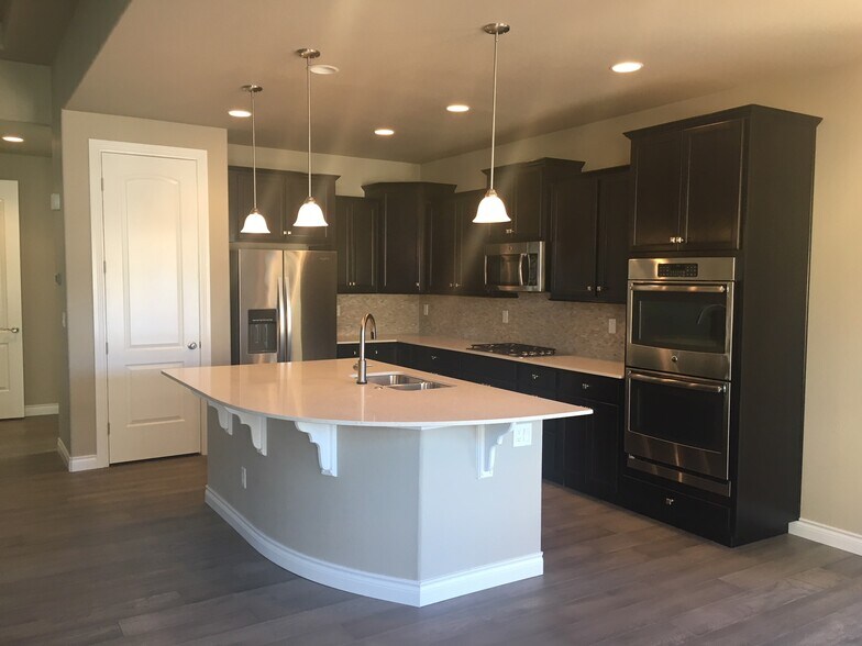 Building Photo - 7183 Jagged Rock Cir