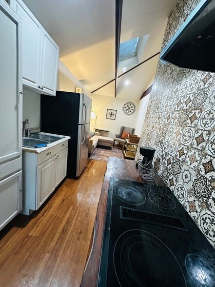 Building Photo - 8507 Wynlea St