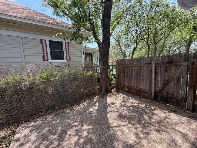 Building Photo - 4520 Depew Ave