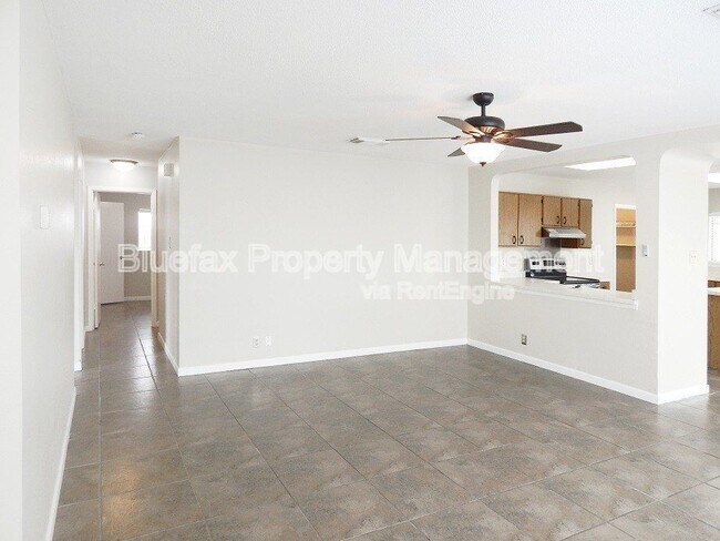 Building Photo - 10482 Tippecanoe