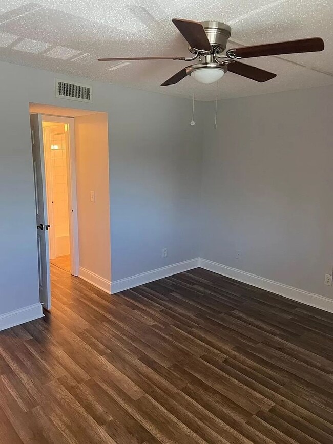 Lovely 2 bedroom 2 Bath: 50% off first Mo... - Lovely 2 bedroom 2 Bath:  50% off first Mo...