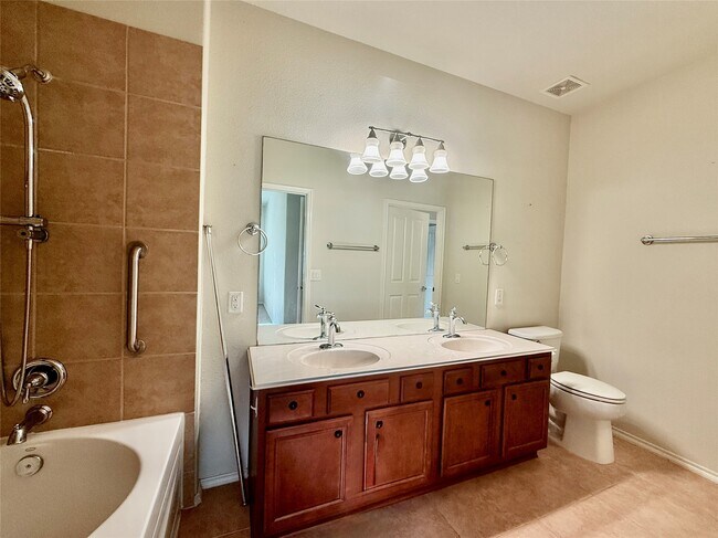 Building Photo - 13600 Breton Ridge St