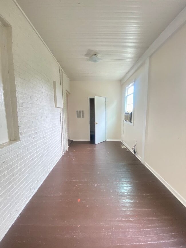 Building Photo - 216 Patton Ave NW