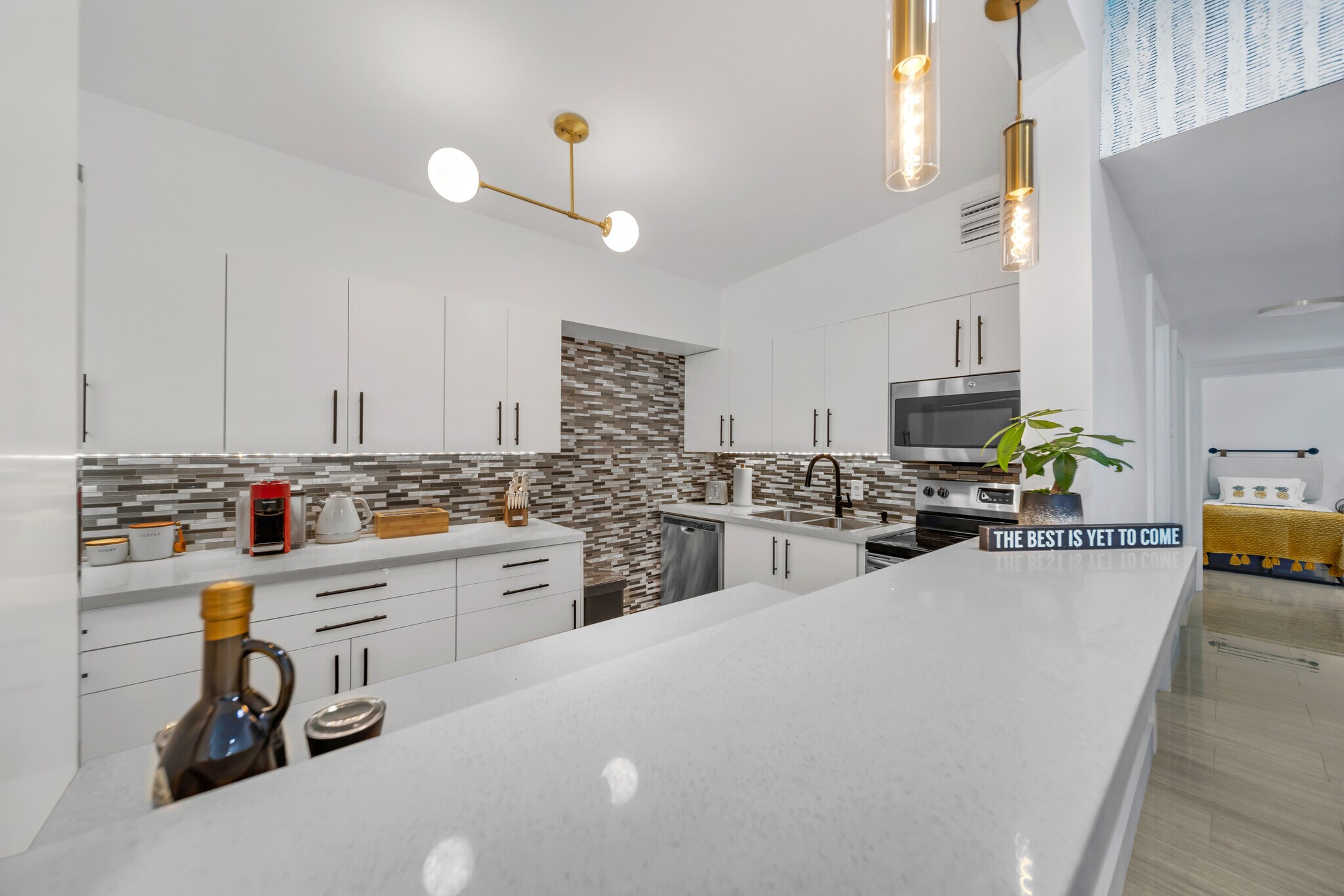 Building Photo - 1800 SW 5th Ave