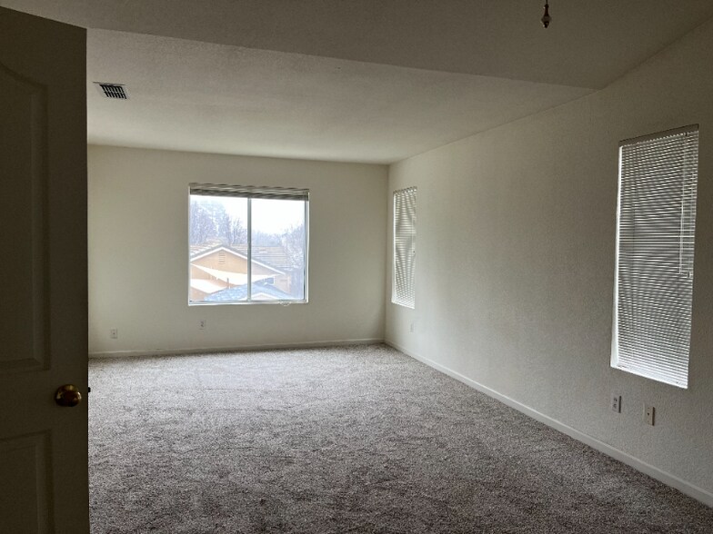 Building Photo - 2828 Babson Dr