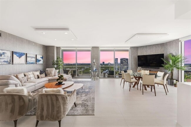 Building Photo - 17111 Biscayne Blvd