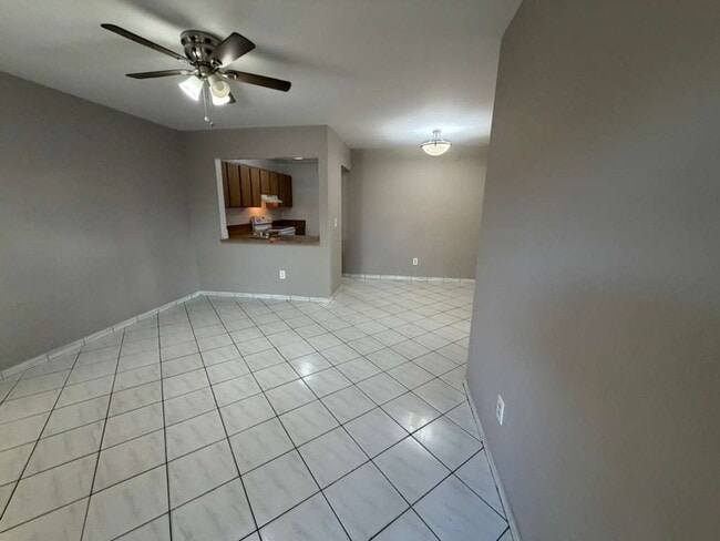 Building Photo - NICE UNIT FOR RENT!!! 2/2 EXCELLENT LOCATION!!