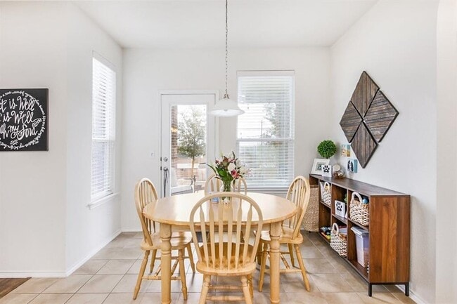 Building Photo - 12309 Calibri Ln