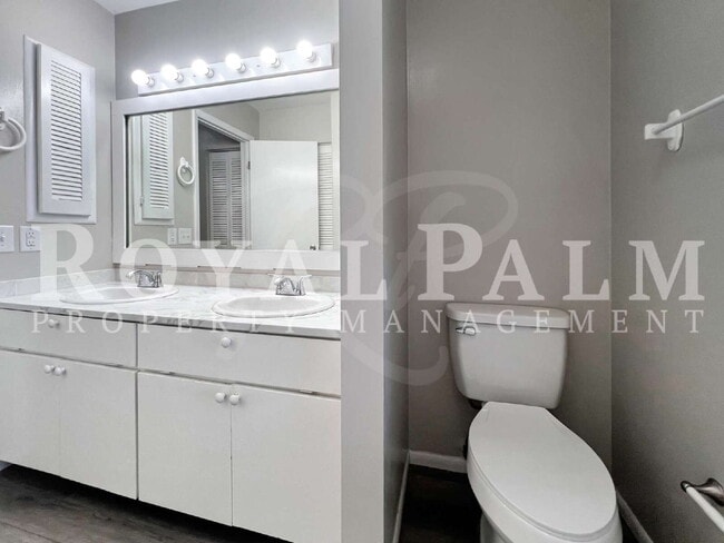 Building Photo - 2/1 Rental with W/D Hookups—Roses are Red, Lawns are Green, a Fenced Yard? That’s a Pet Lover’s D...