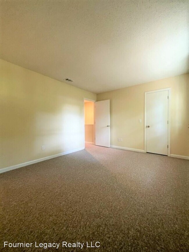 Building Photo - 3 br, 2.5 bath House - 4239 Baylor Street