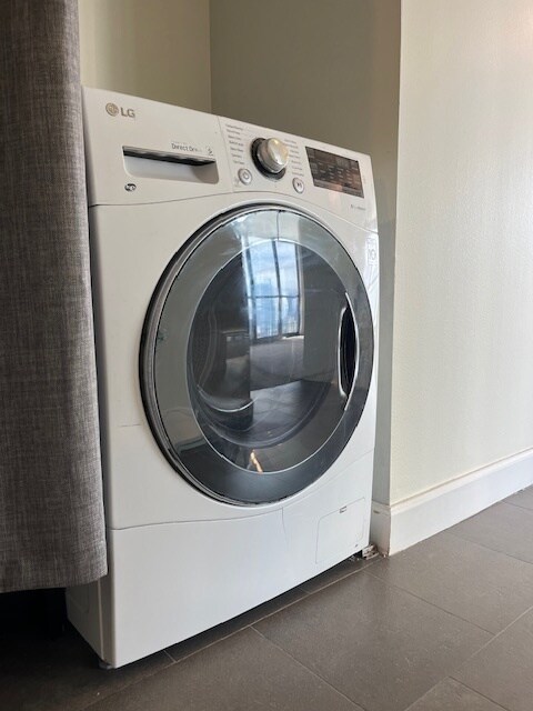 Building Photo - 10 E Ontario St