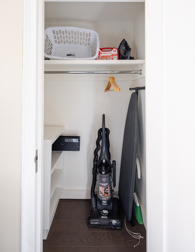 Building Photo - 411 E 50th St