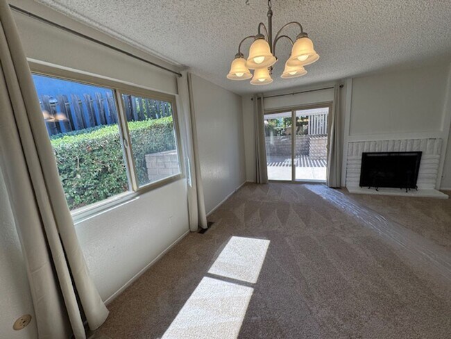 Building Photo - Newly Renovated 4 Bedroom 3 Bath Home with...