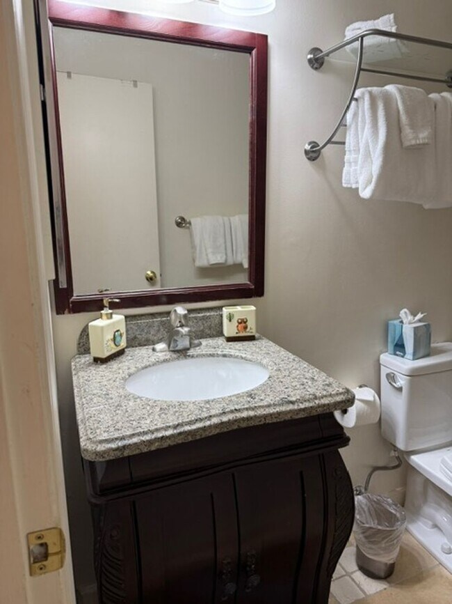 Building Photo - Centrally located townhouse in Incline Village