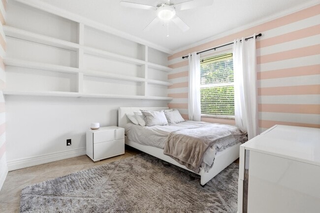 Building Photo - 1350 Pampas Way