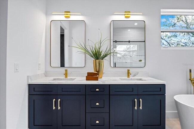 Building Photo - 3601 W Platt St