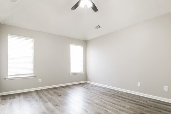 Building Photo - 6872 Mikayla Ln