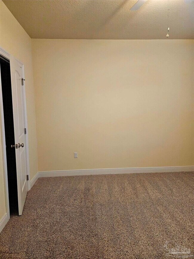 Building Photo - 961 Grindstone Ln