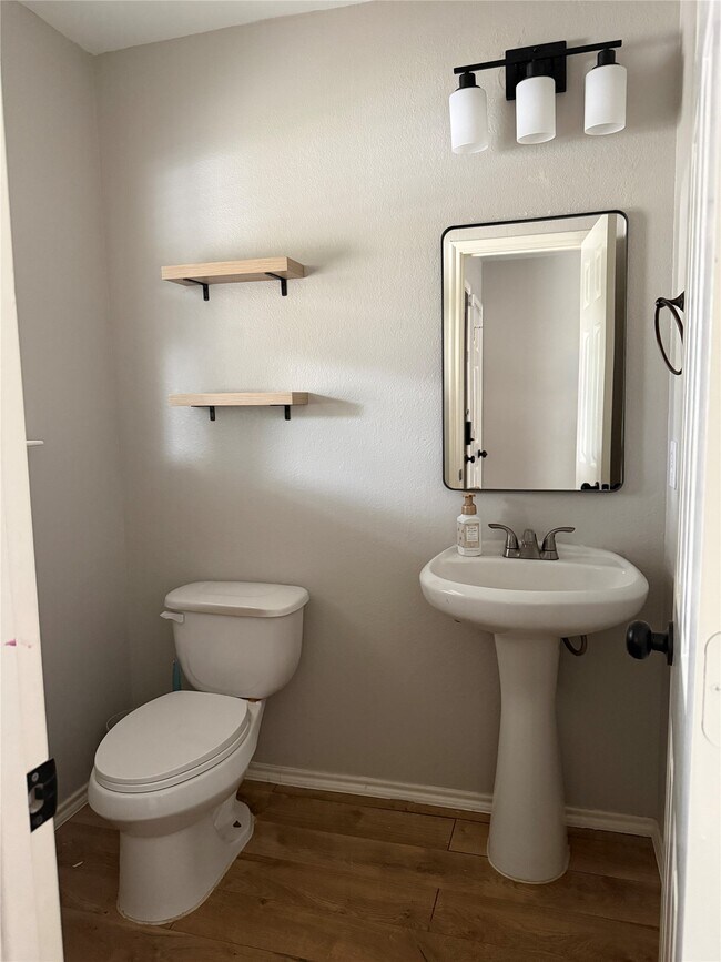 Building Photo - 21011 Emery Mills Ln