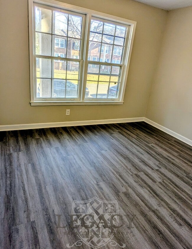 Building Photo - 736 Holder Dr