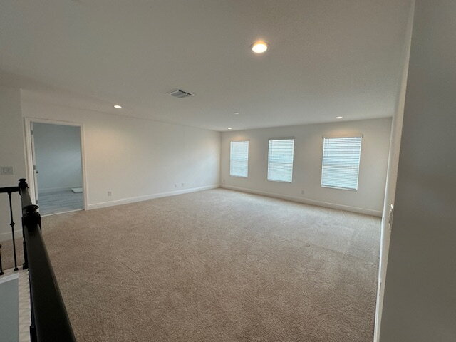 Building Photo - "Spacious Elegance in St. Cloud: 5-Bedroom...