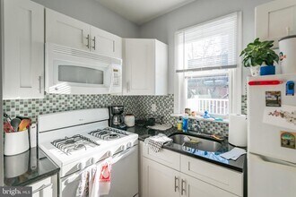 Building Photo - 1116 Pine St