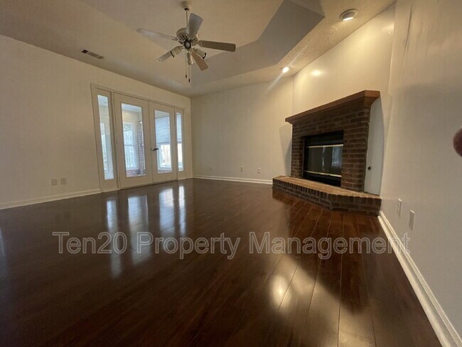 Building Photo - 113 Maplebrook Ct