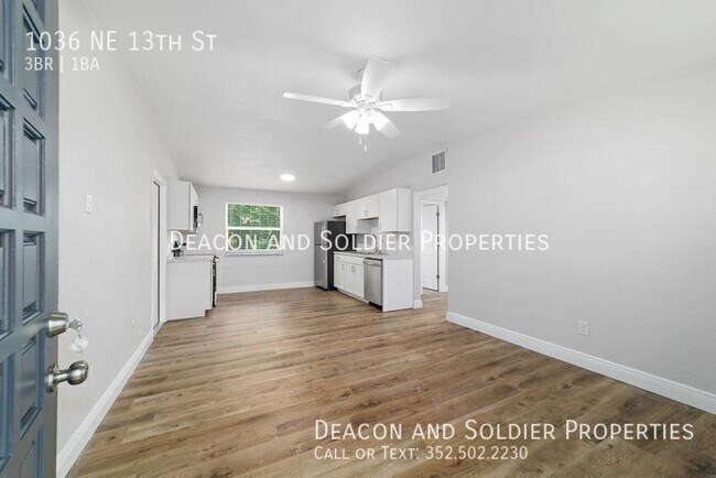 Building Photo - 1036 NE 13th St