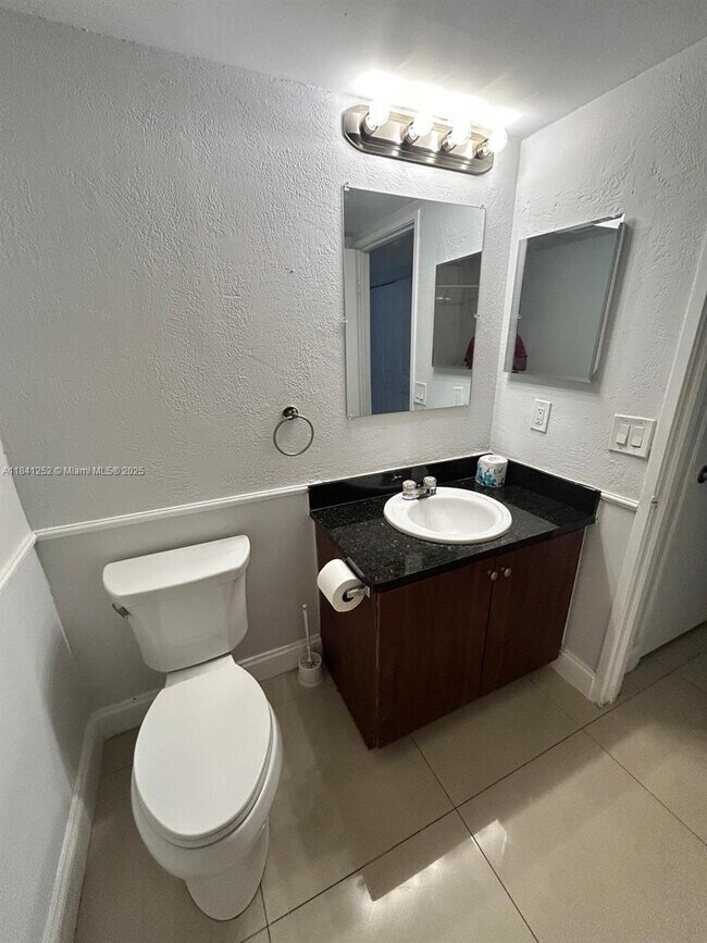 Building Photo - 3247 Coral Lake Way