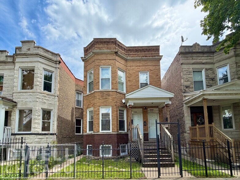 Building Photo - 731 N Christiana Ave