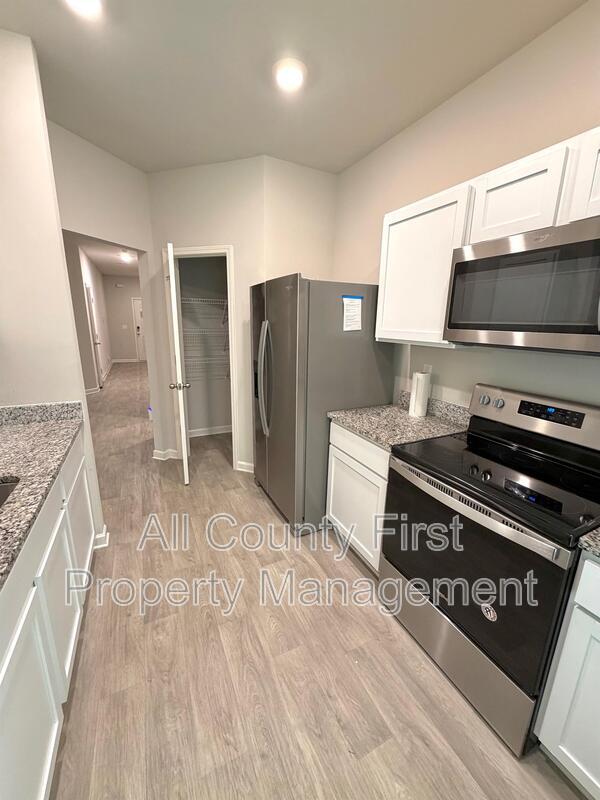 Building Photo - 1336 Rogers Landing