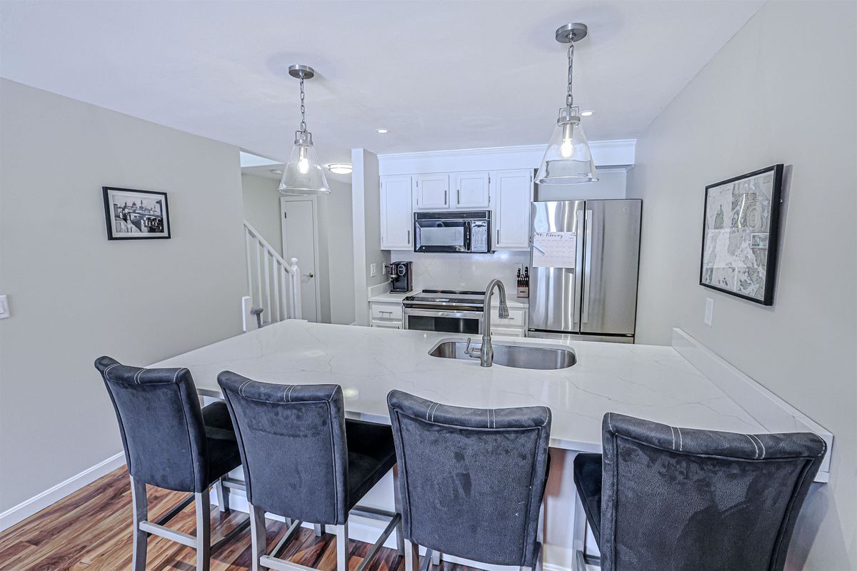 Building Photo - 35 Montrose