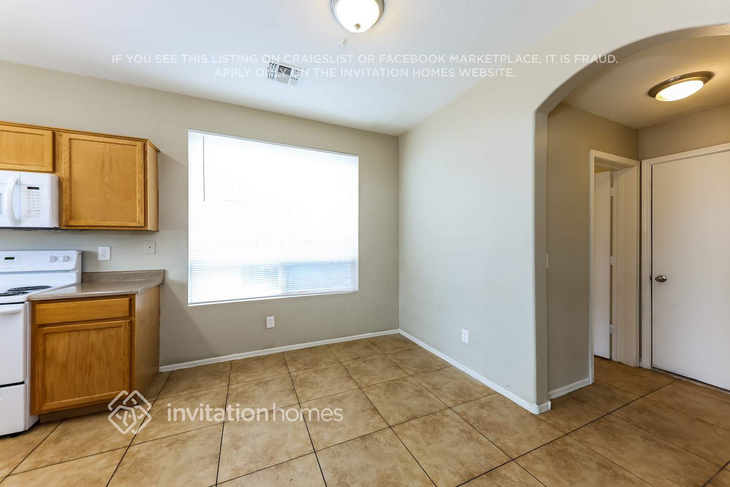 Building Photo - 11382 W Pima St
